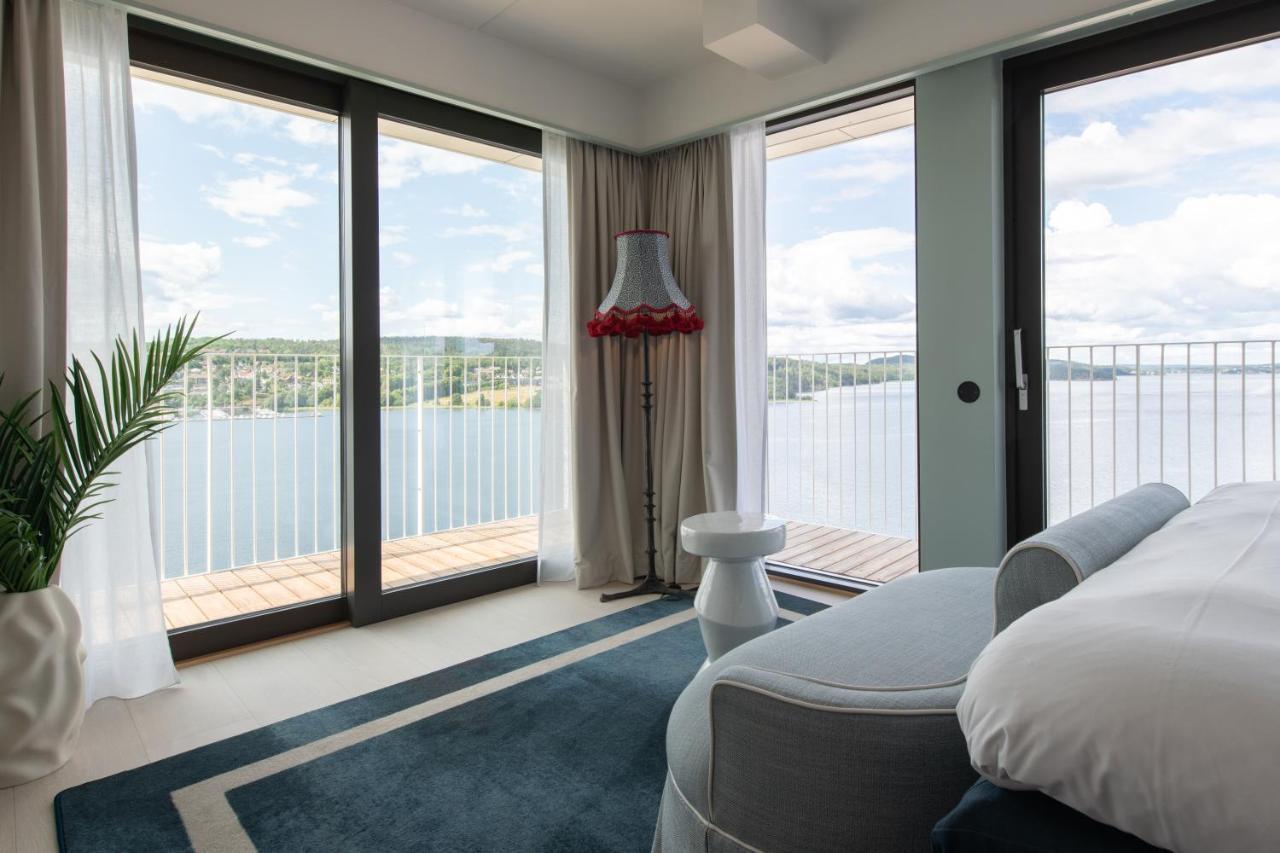 Hotel Riviera Moss Bagian luar foto