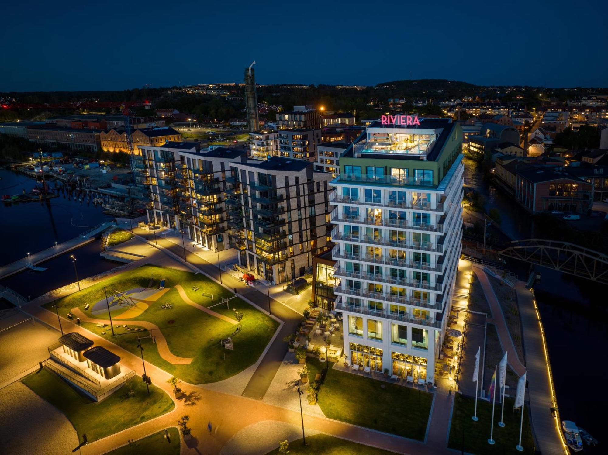 Hotel Riviera Moss Bagian luar foto